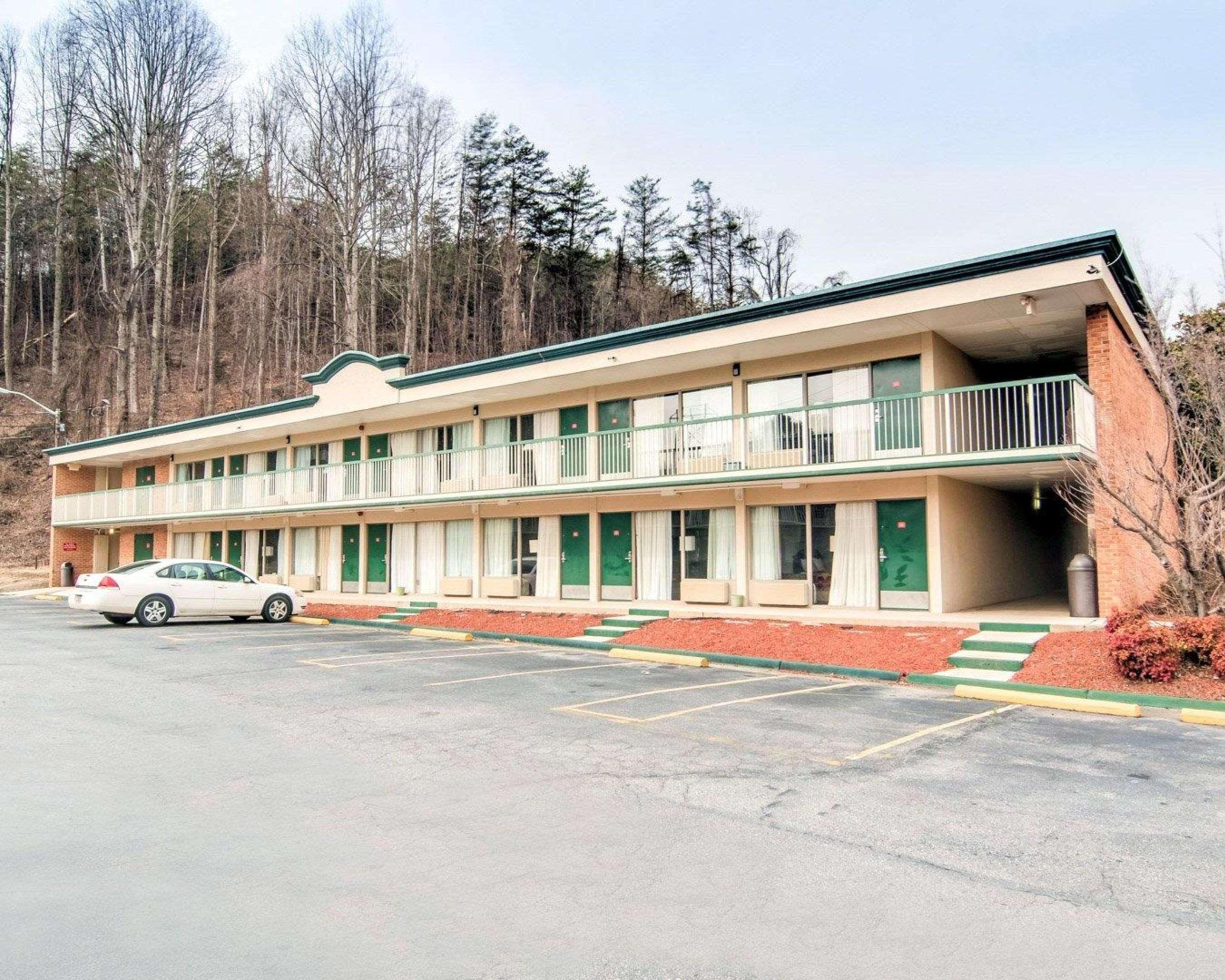 Econo Lodge Мартинсвил Екстериор снимка